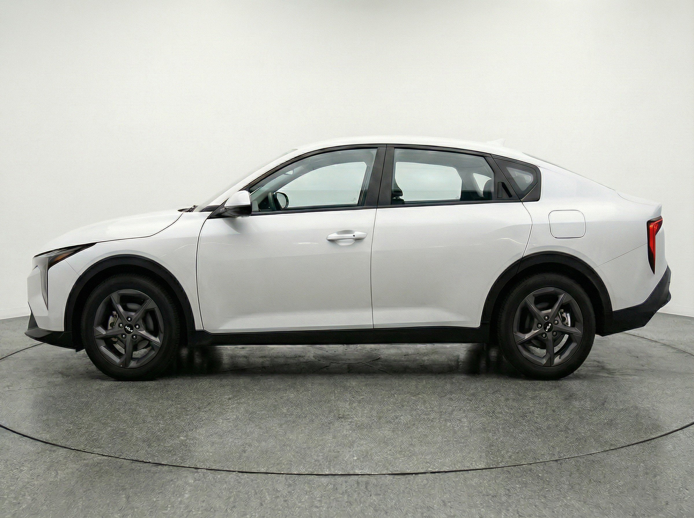 Used 2025 Kia K4 FWD image 5