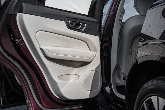 New 2026 Volvo XC60 B5 Ultra w/ Protection Package Premier image 36