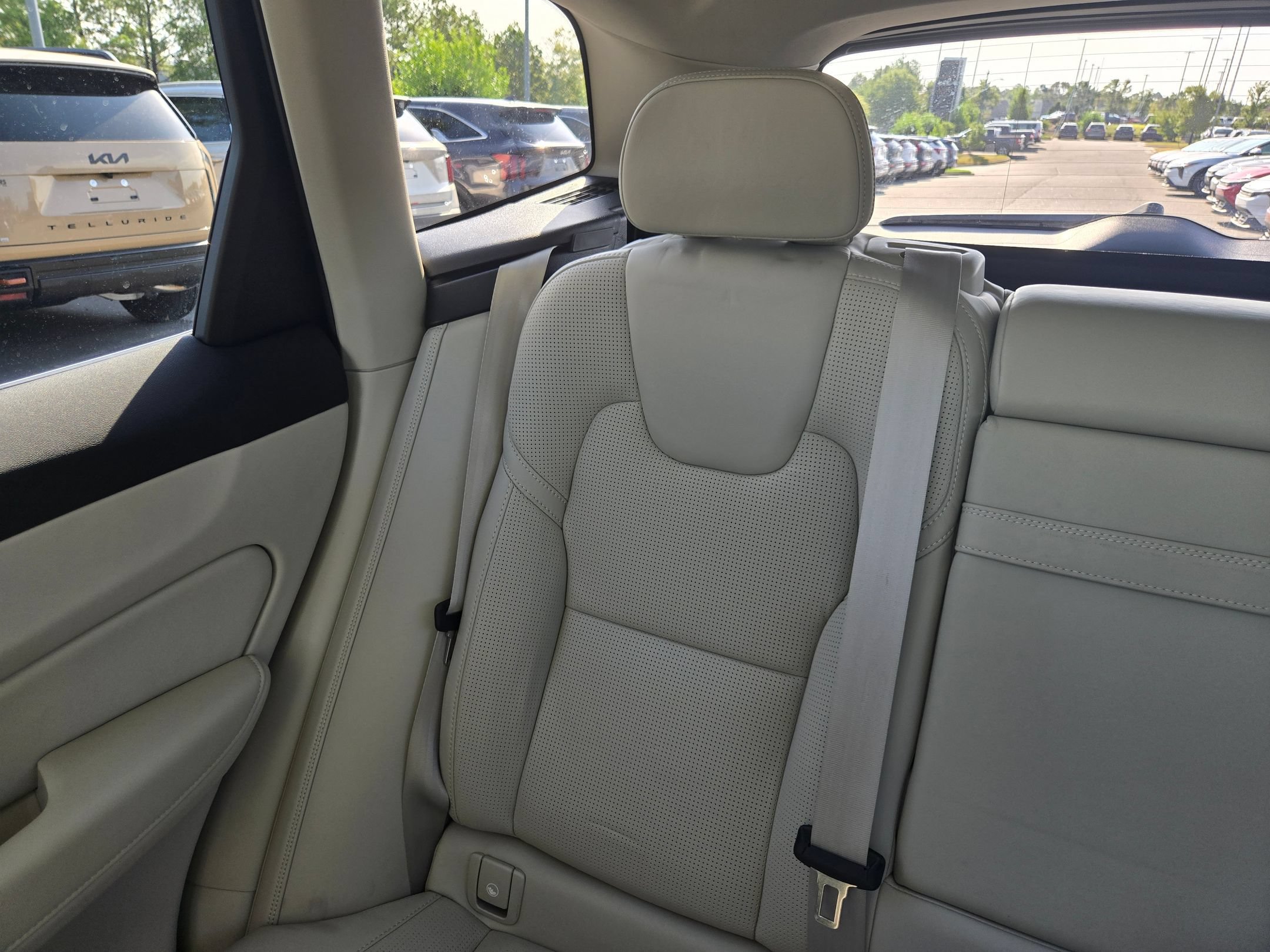 Used 2021 Volvo XC60 T5 Inscription w/ Protection Package Premier FWD image 12