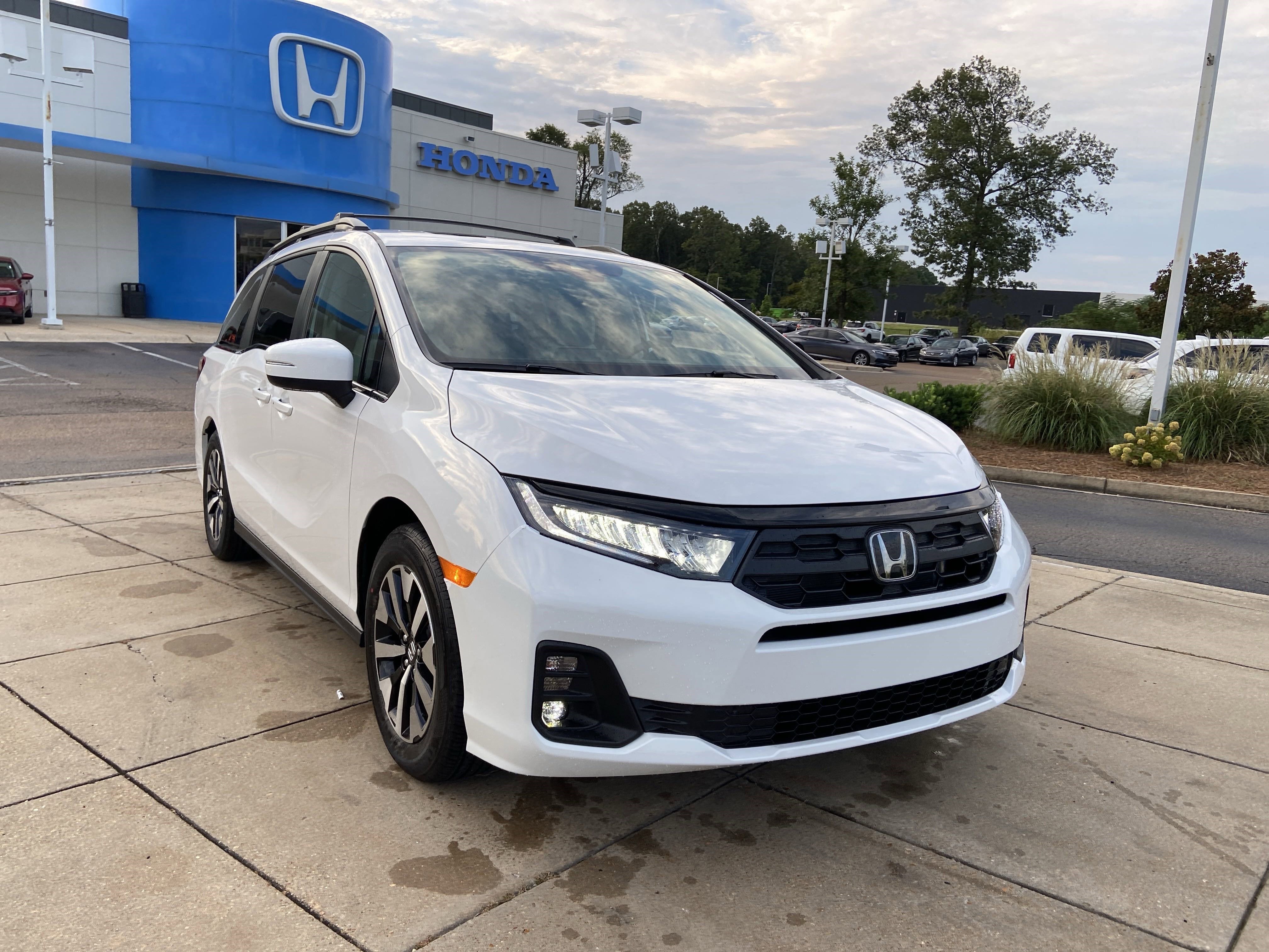 New 2026 Honda Odyssey EX-L image 2