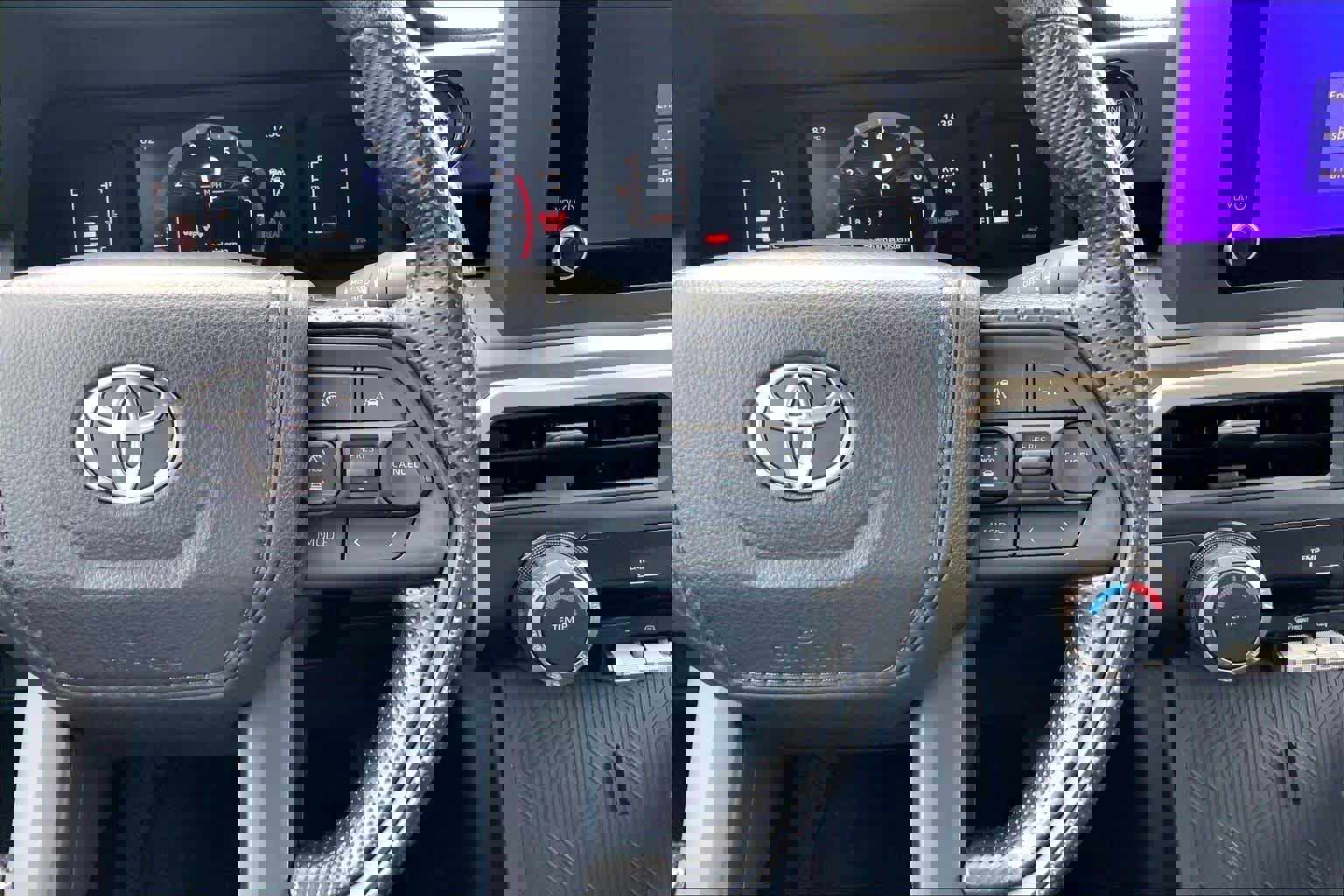 Used 2025 Toyota Tacoma SR5 image 22