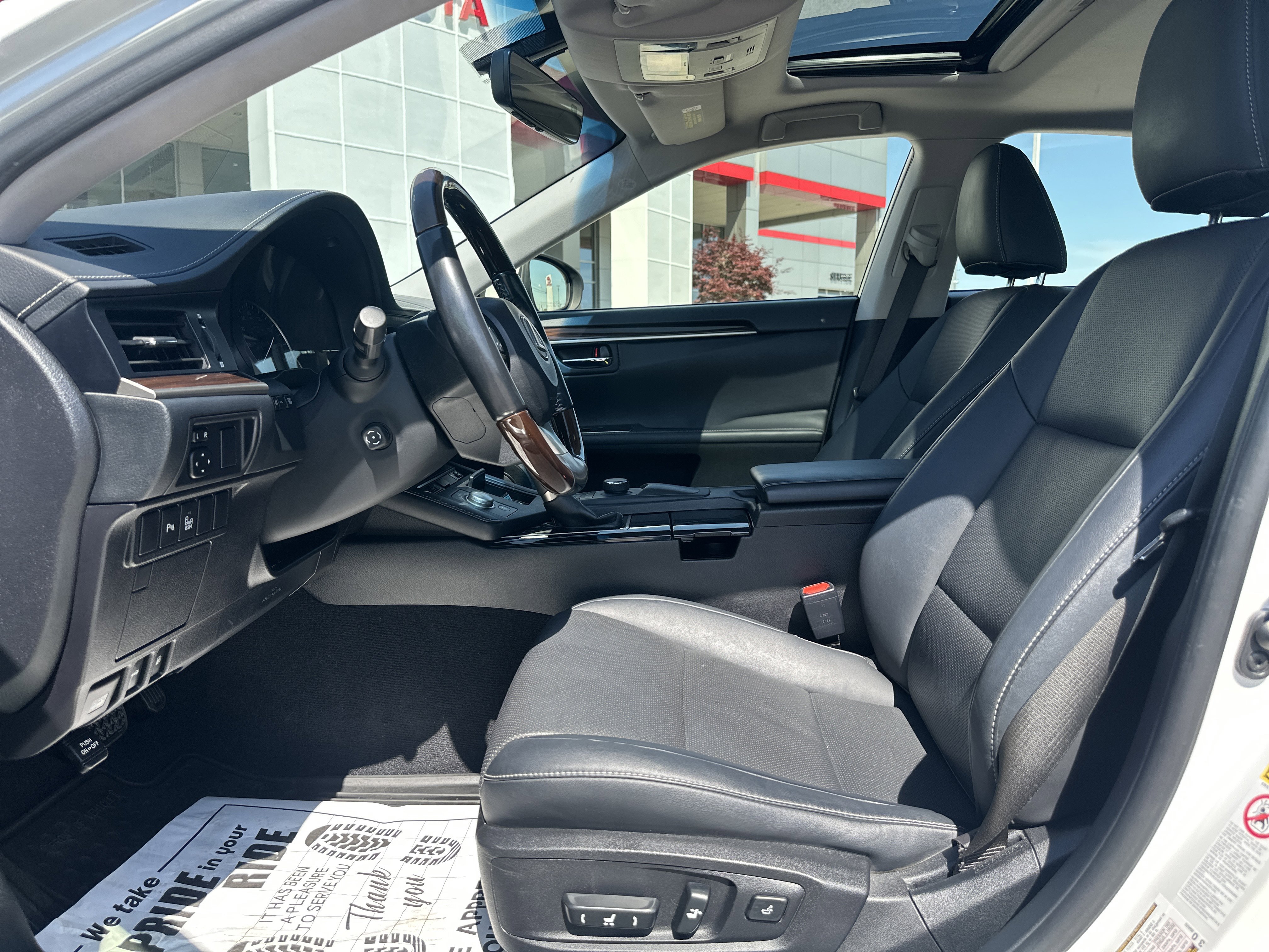 Used 2016 Lexus ES 350 w/ Premium Package w/Wood Trim FWD image 11