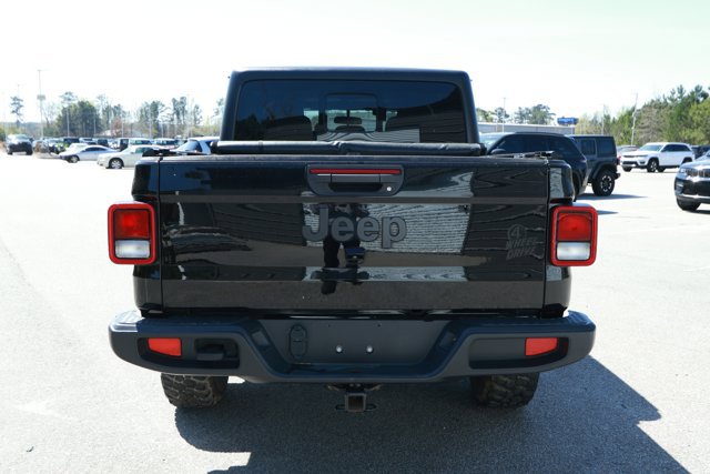 Used 2023 Jeep Gladiator Willys AWD/4WD image 7