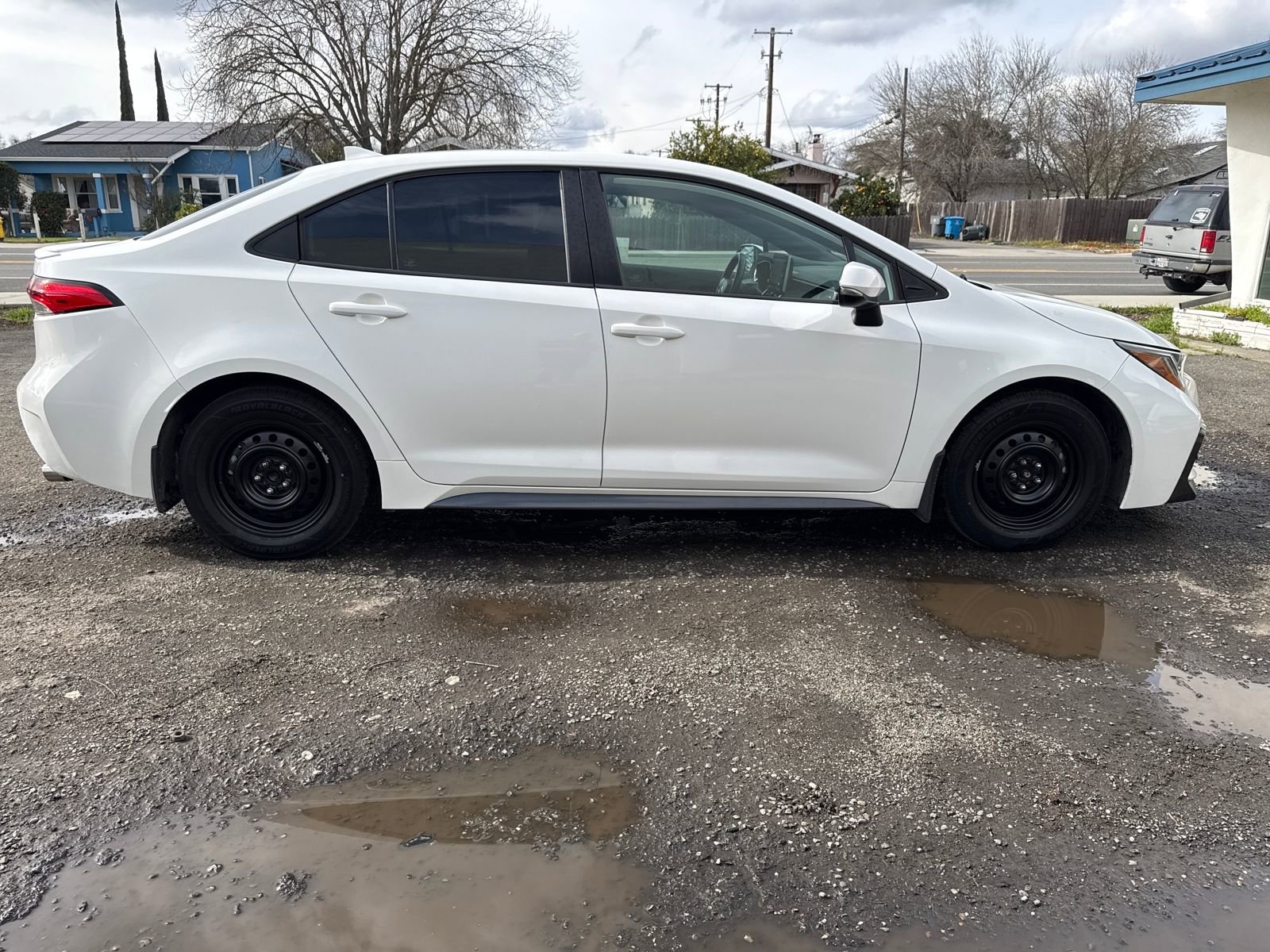 Used 2020 Toyota Corolla SE w/ Carpet Mat Package (TMS) image 6