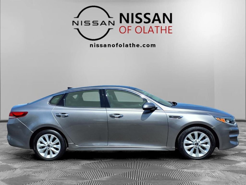 Used 2018 Kia Optima EX w/ Premium Package FWD image 29