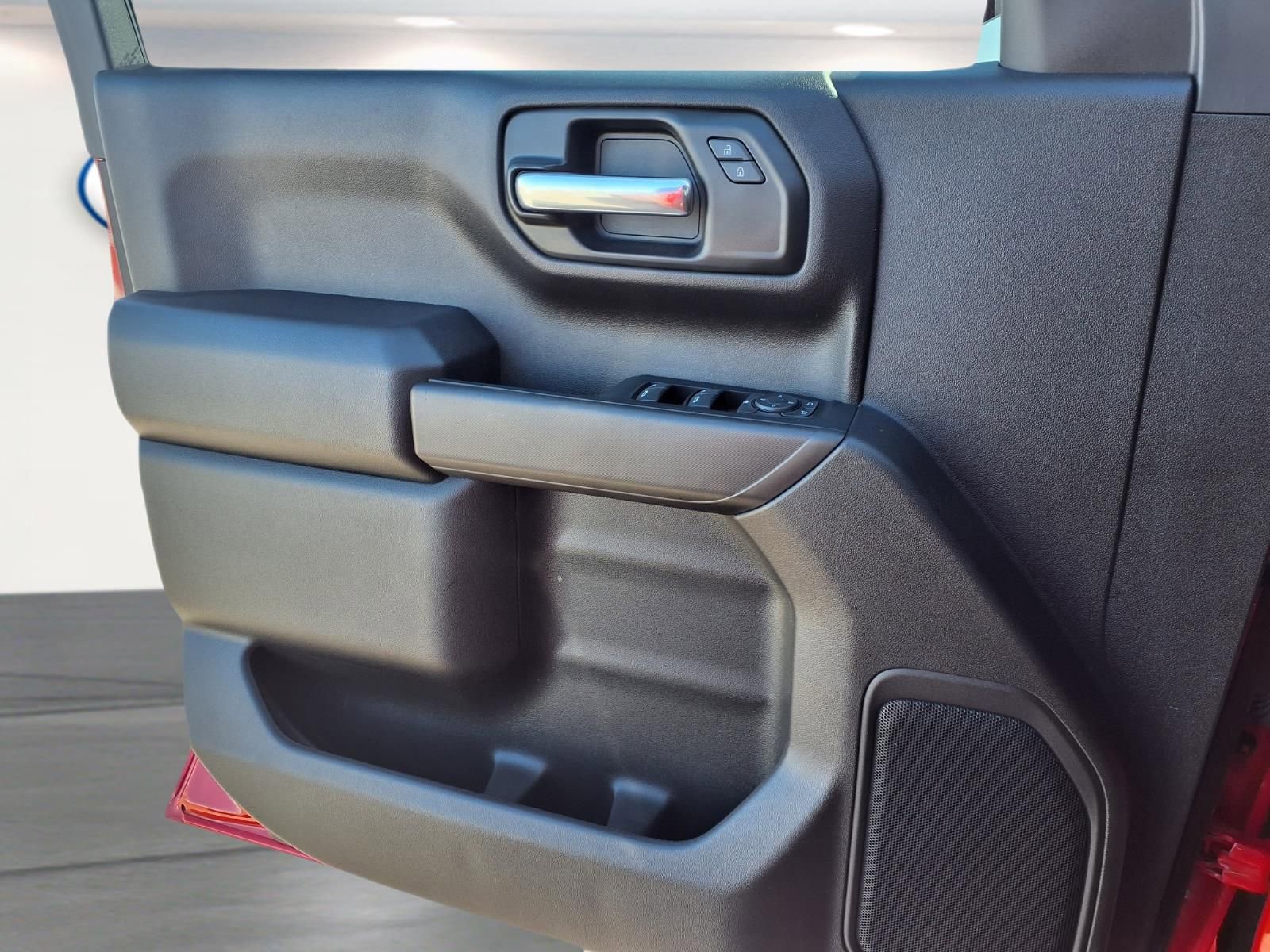 Used 2024 Chevrolet Silverado 1500 Custom Trail Boss w/ Dark Appearance Package image 18