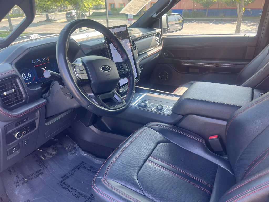 Used 2024 Ford Expedition Limited AWD/4WD image 9