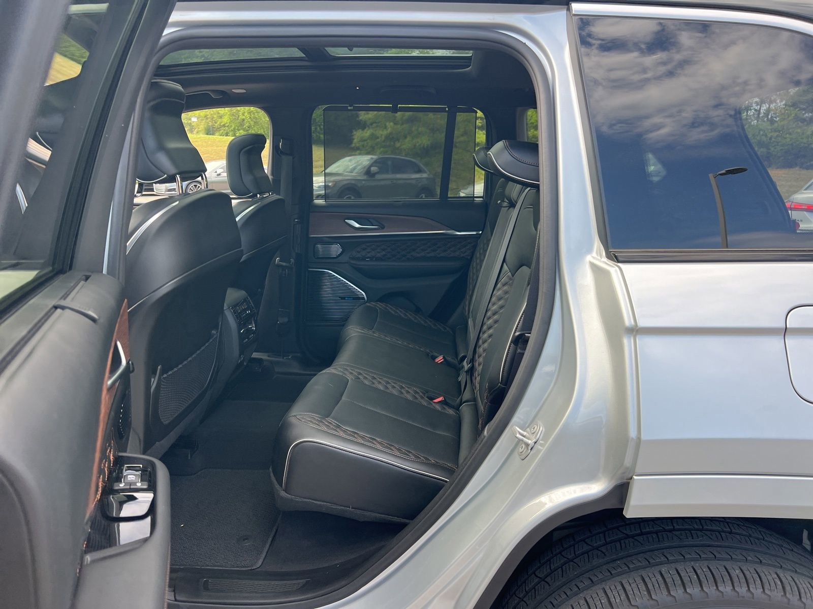 Used 2023 Jeep Grand Cherokee Summit w/ Adv Protech Group IV RWD image 38