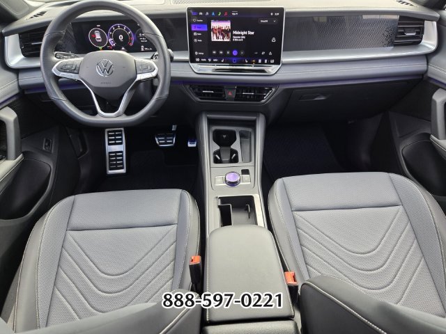 Used 2025 Volkswagen Tiguan SE R-Line AWD/4WD image 15