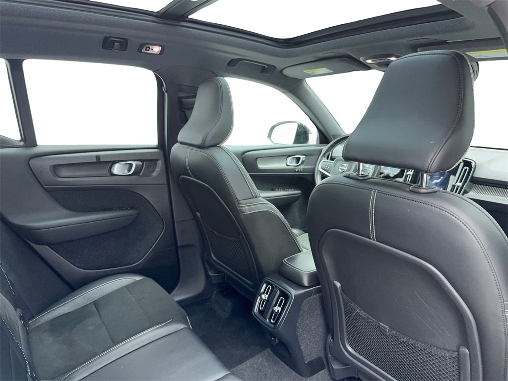 Used 2019 Volvo XC40 T5 R-Design image 49