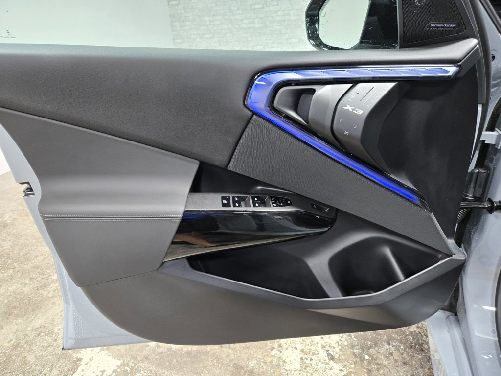 Used 2025 BMW X3 M50 w/ Premium Package image 7