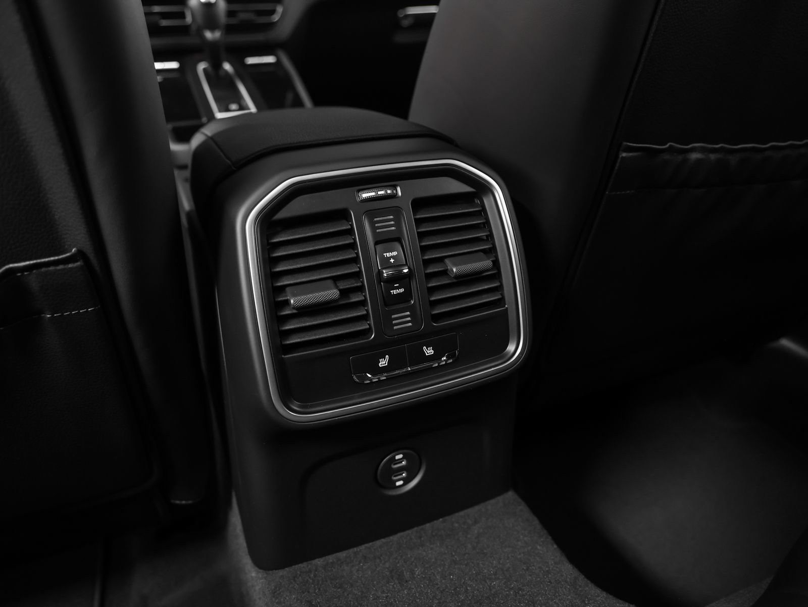 New 2026 Porsche Macan AWD/4WD image 38