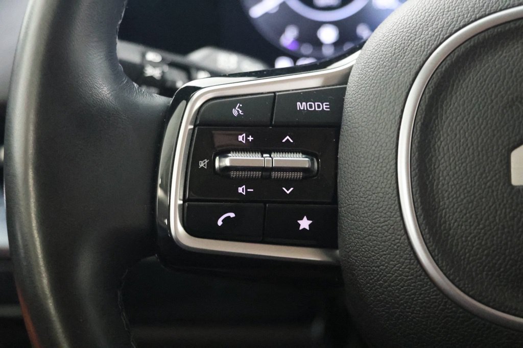 Used 2023 Kia Carnival SX Prestige FWD image 21