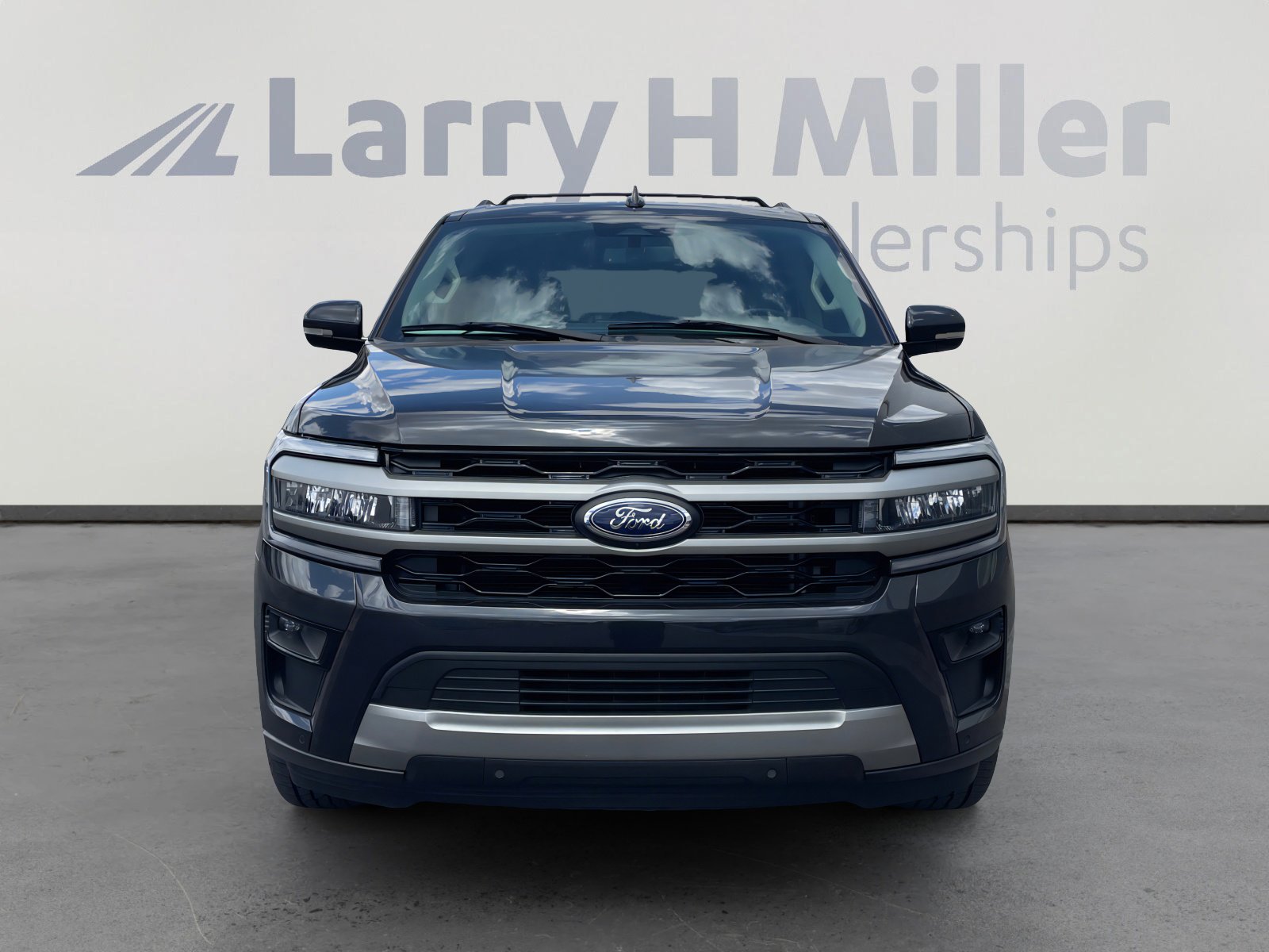 Used 2024 Ford Expedition XLT RWD image 8