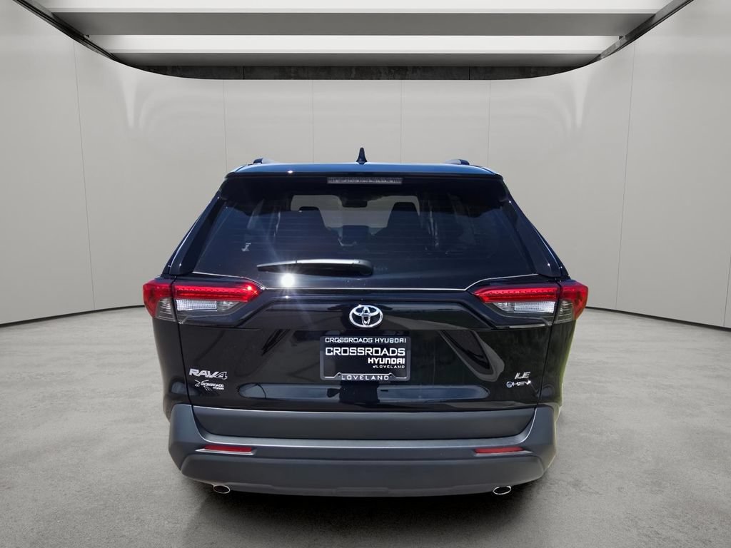 Used 2025 Toyota RAV4 LE AWD/4WD image 4