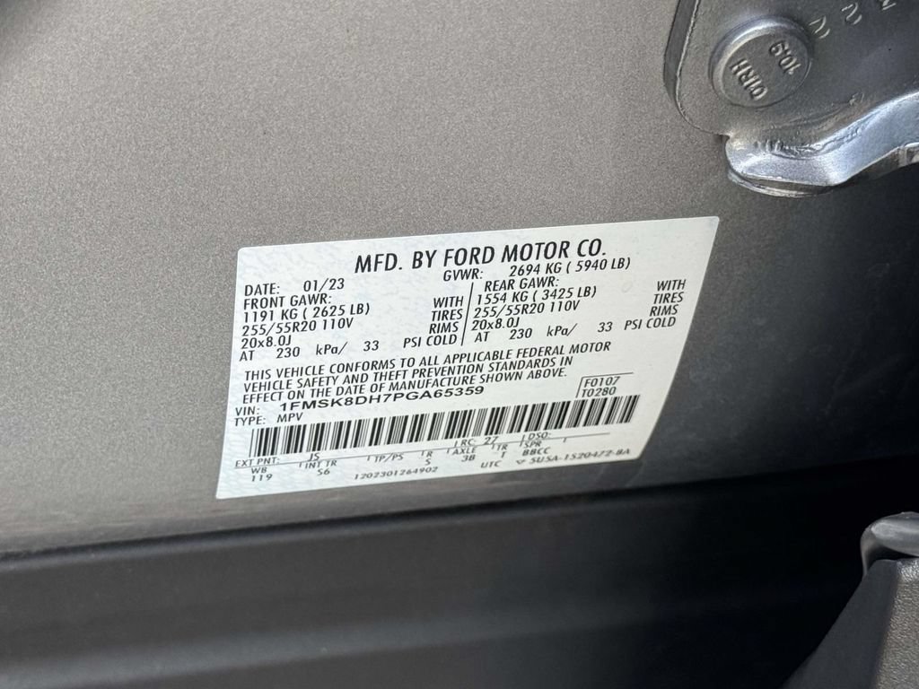 Used 2023 Ford Explorer XLT w/ Equipment Group 202A AWD/4WD image 30