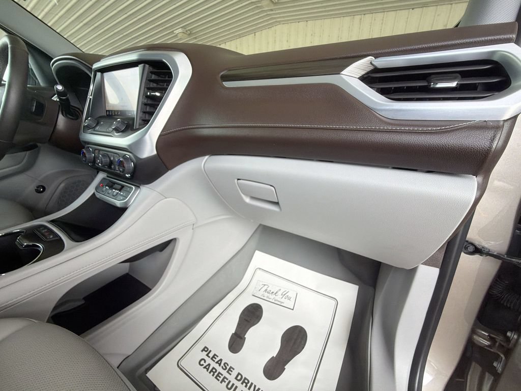 Used 2023 GMC Acadia SLT w/ Technology Package FWD image 34