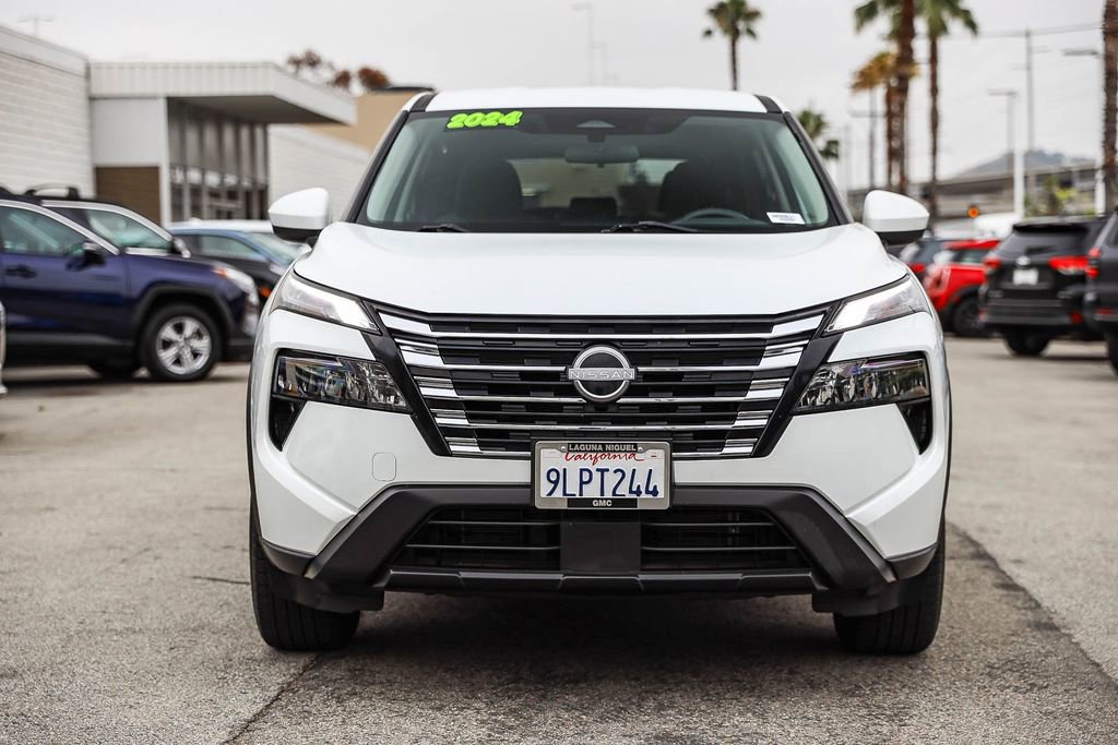 Used 2024 Nissan Rogue SV FWD video 2