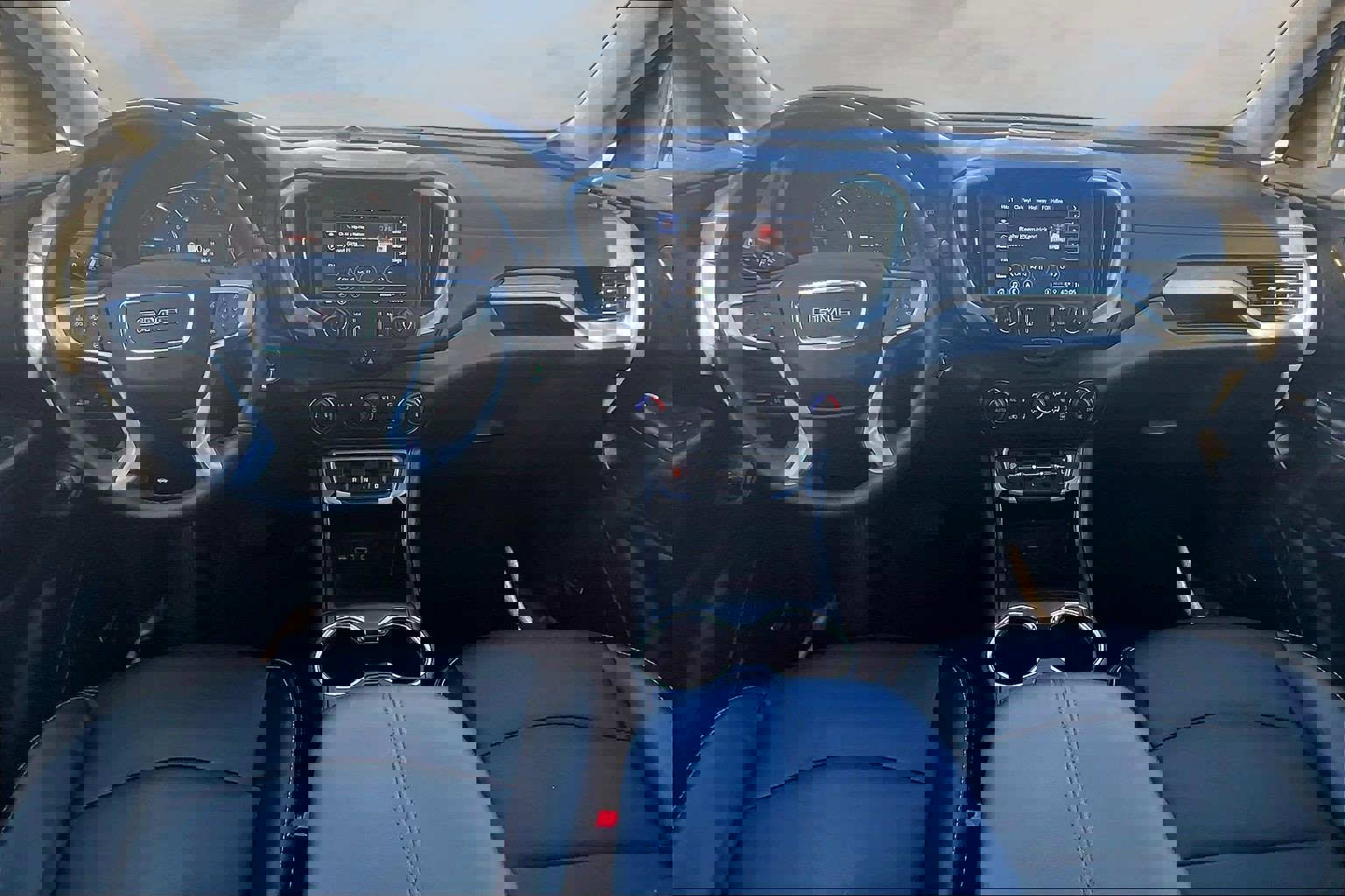 Used 2024 GMC Terrain SLT w/ Infotainment Package II image 7