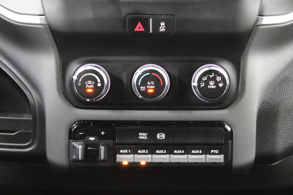 Used 2024 RAM 3500 SLT w/ Quick Order Package 2YG SLT AWD/4WD image 21