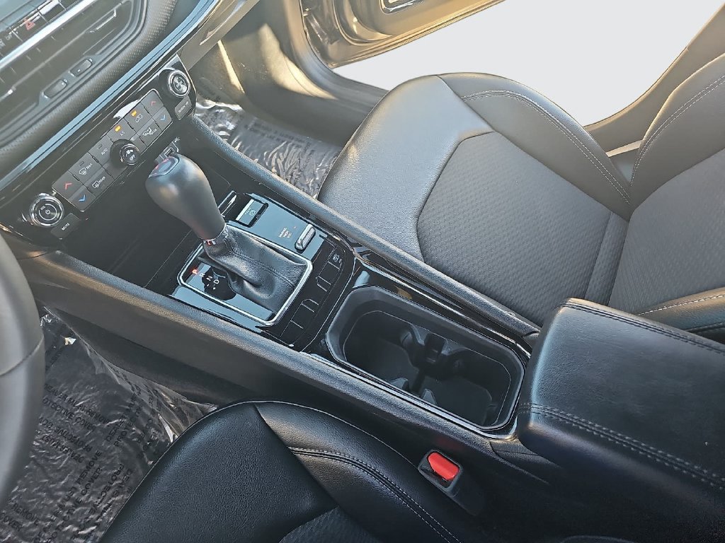 Used 2023 Jeep Compass Latitude w/ Sun and Sound Group AWD/4WD image 23