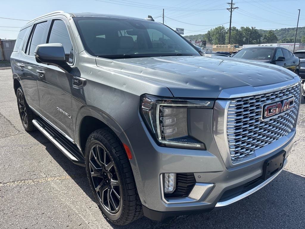 Used 2024 GMC Yukon Denali w/ Advanced Technology Package AWD/4WD image 5