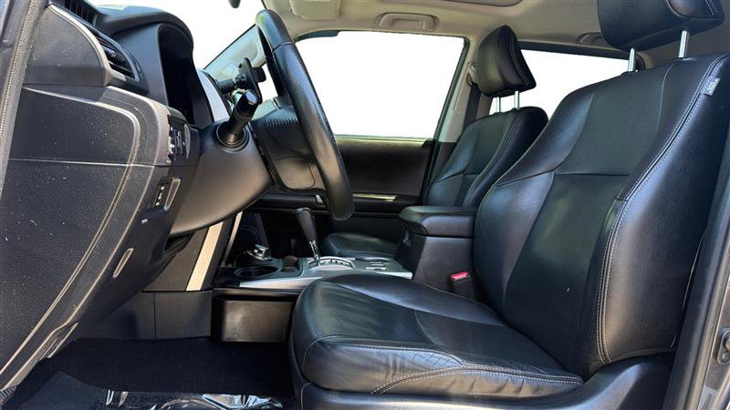 Used 2017 Toyota 4Runner Limited AWD/4WD image 10