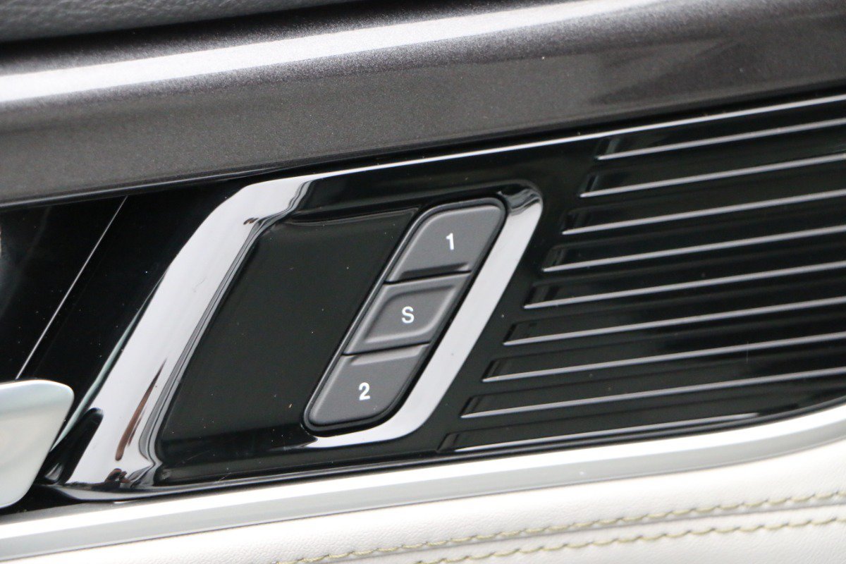 Used 2023 Jeep Wagoneer 2WD image 17