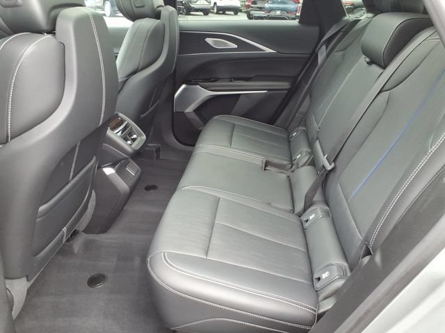Used 2025 Cadillac Lyriq Luxury w/ LPO, Floor Liner Package AWD/4WD image 7