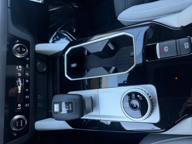 New 2026 Mitsubishi Outlander SE FWD image 21