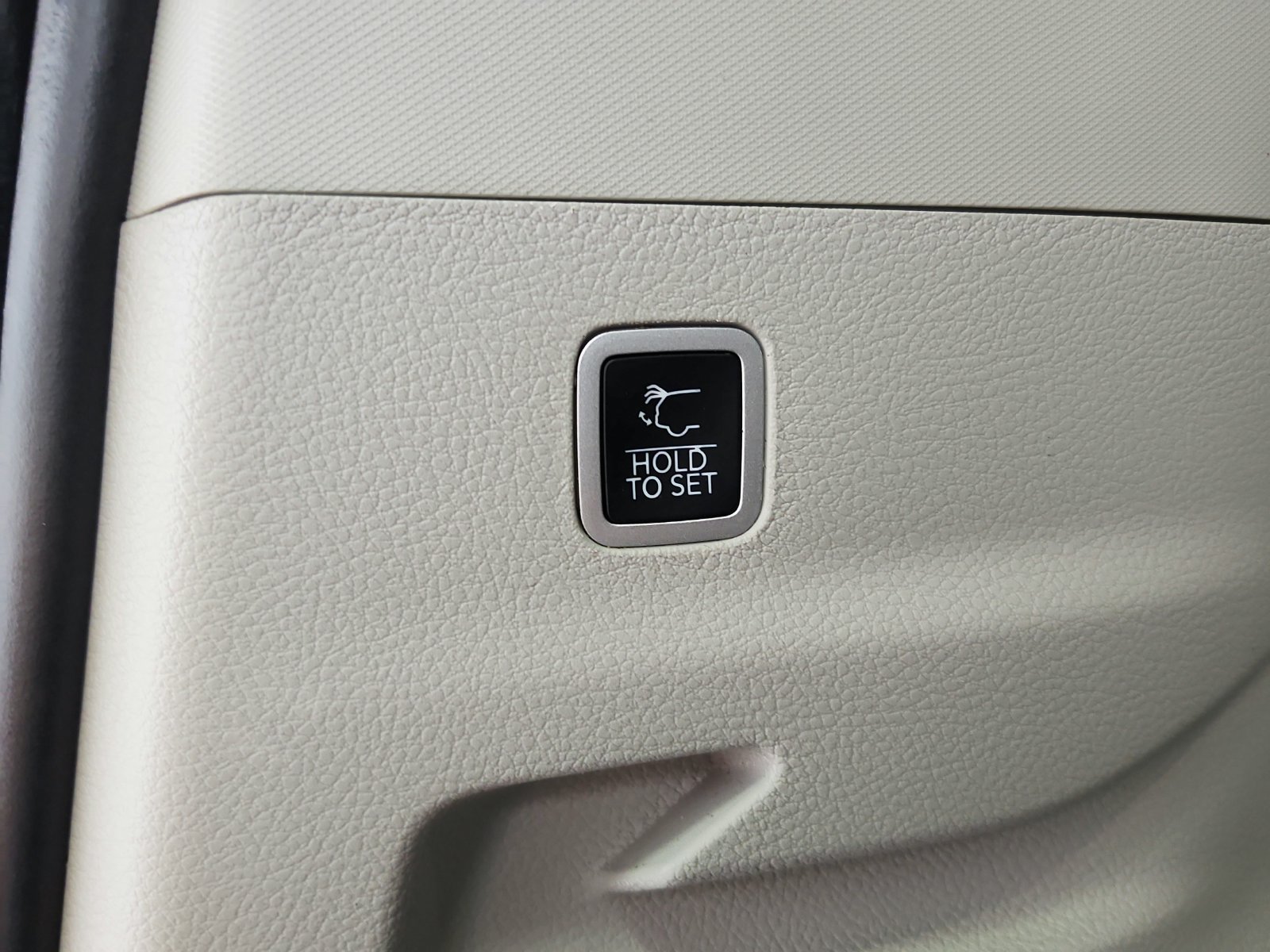 Used 2023 Jeep Grand Wagoneer L Series II w/ Convenience Group III AWD/4WD image 59