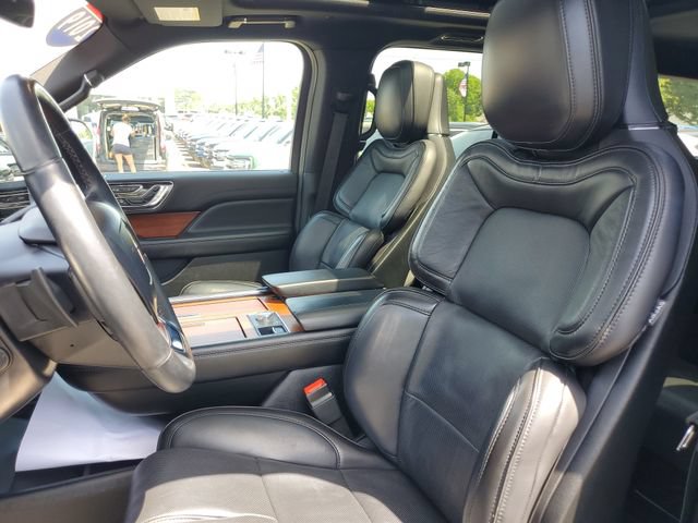 Used 2019 Lincoln Navigator Reserve AWD/4WD image 14