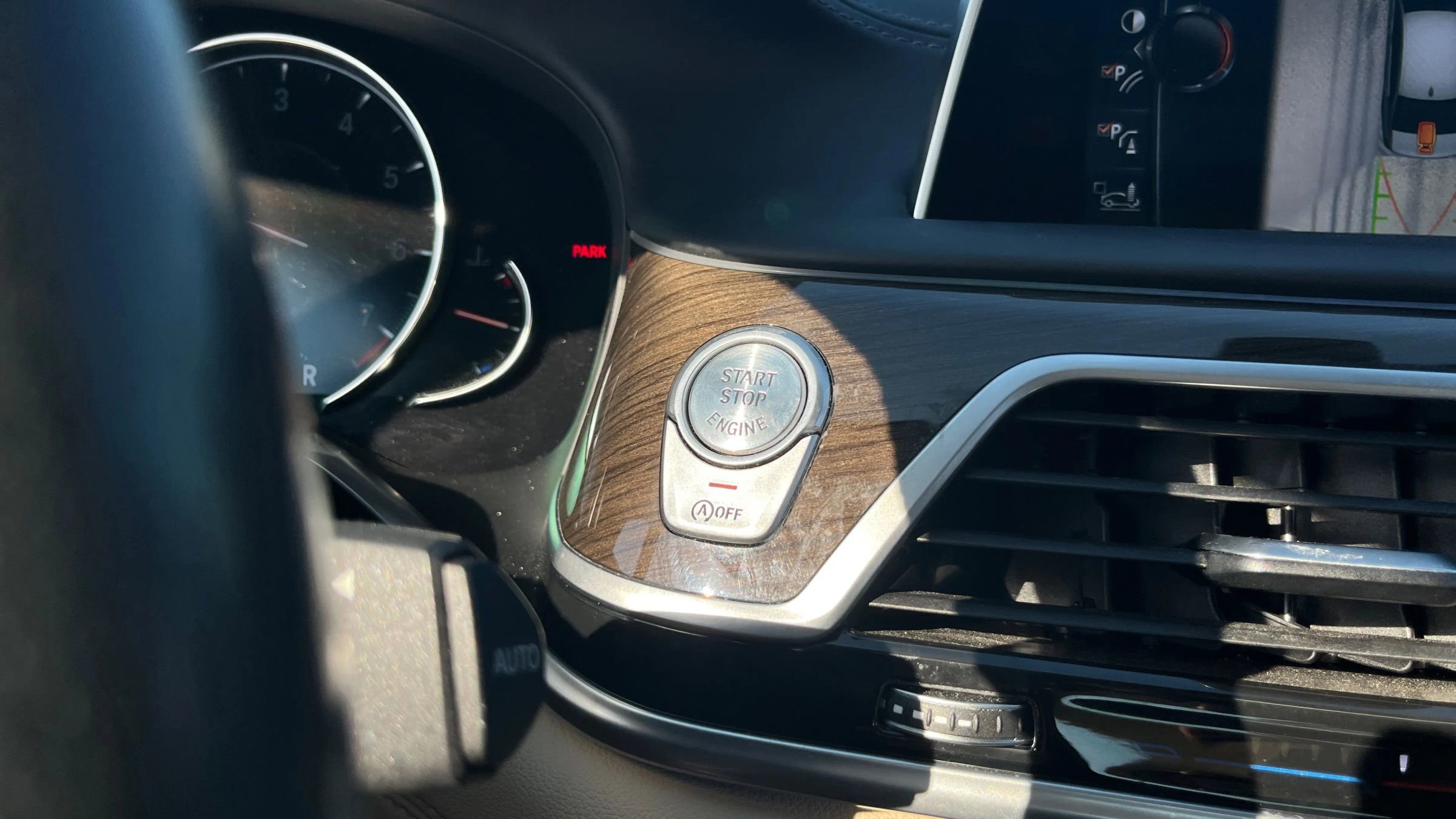 Used 2017 BMW 740i xDrive image 27