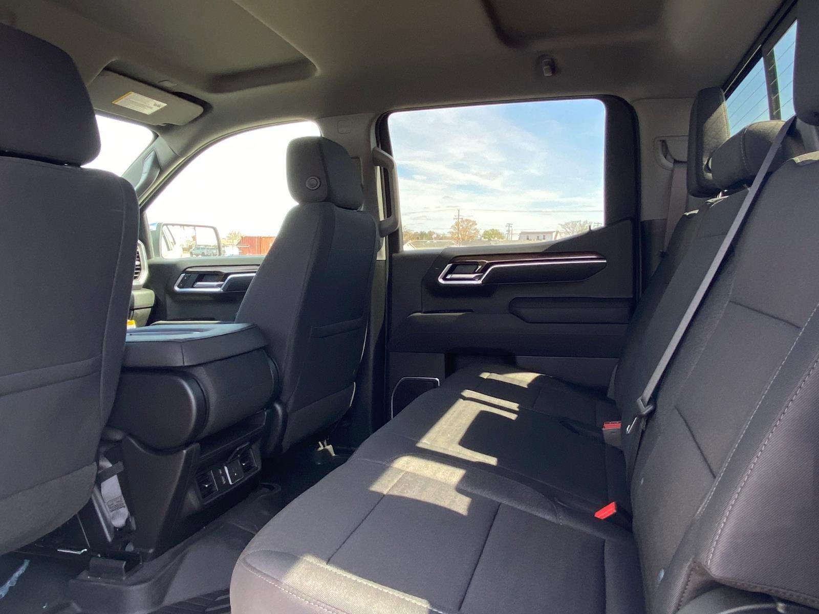 New 2026 Chevrolet Silverado 1500 LT w/ Z71 Off-Road Package AWD/4WD image 21