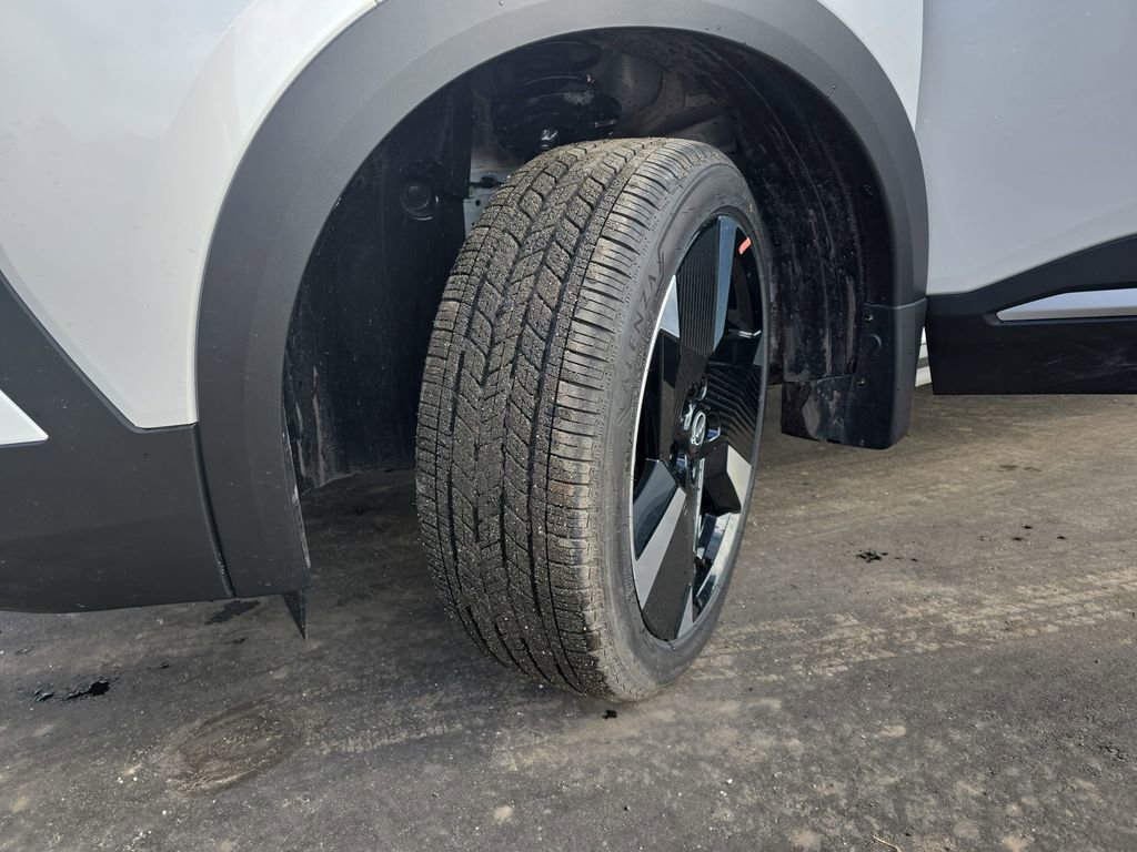 New 2026 Nissan Kicks SR FWD image 34