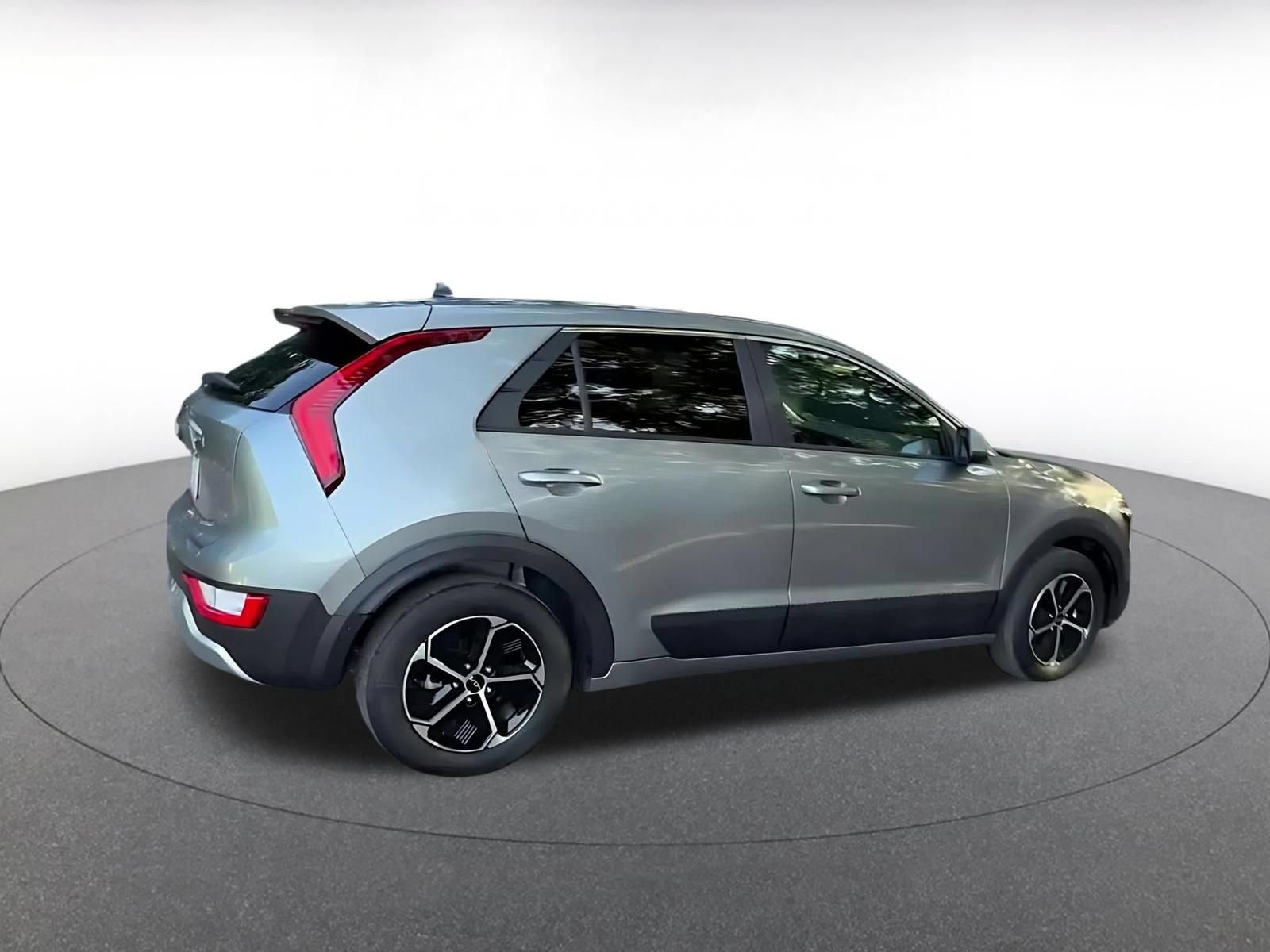 Used 2026 Kia Niro LX FWD image 14