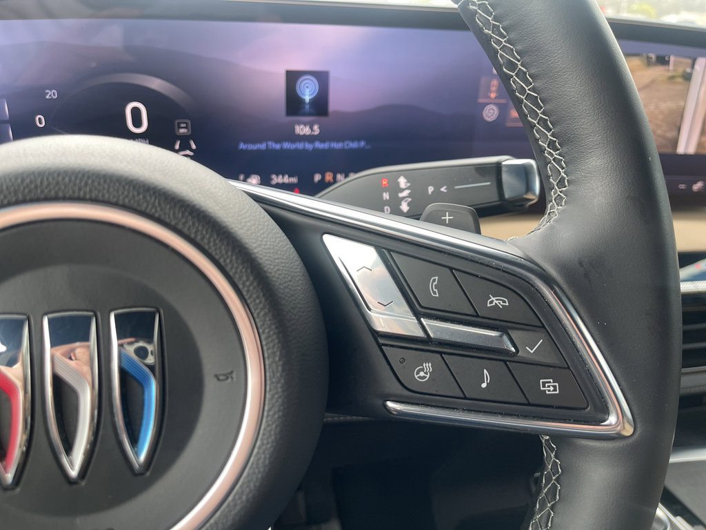 Used 2025 Buick Enclave Preferred image 29