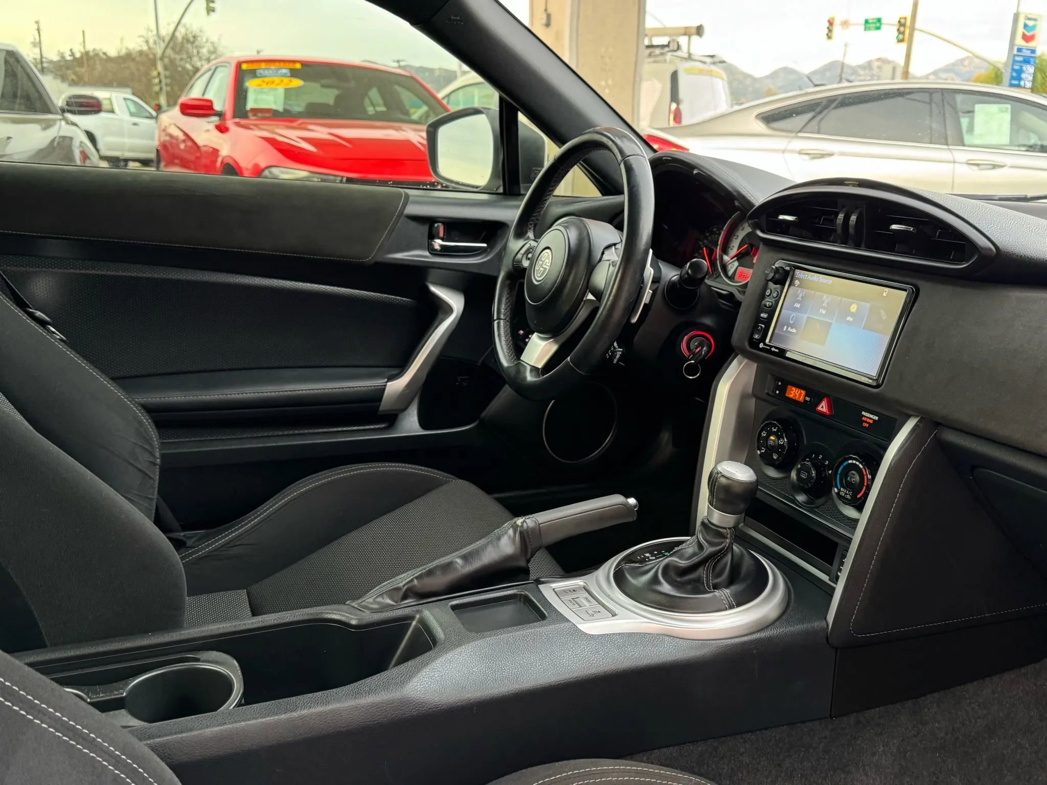 Used 2017 Toyota 86 image 25