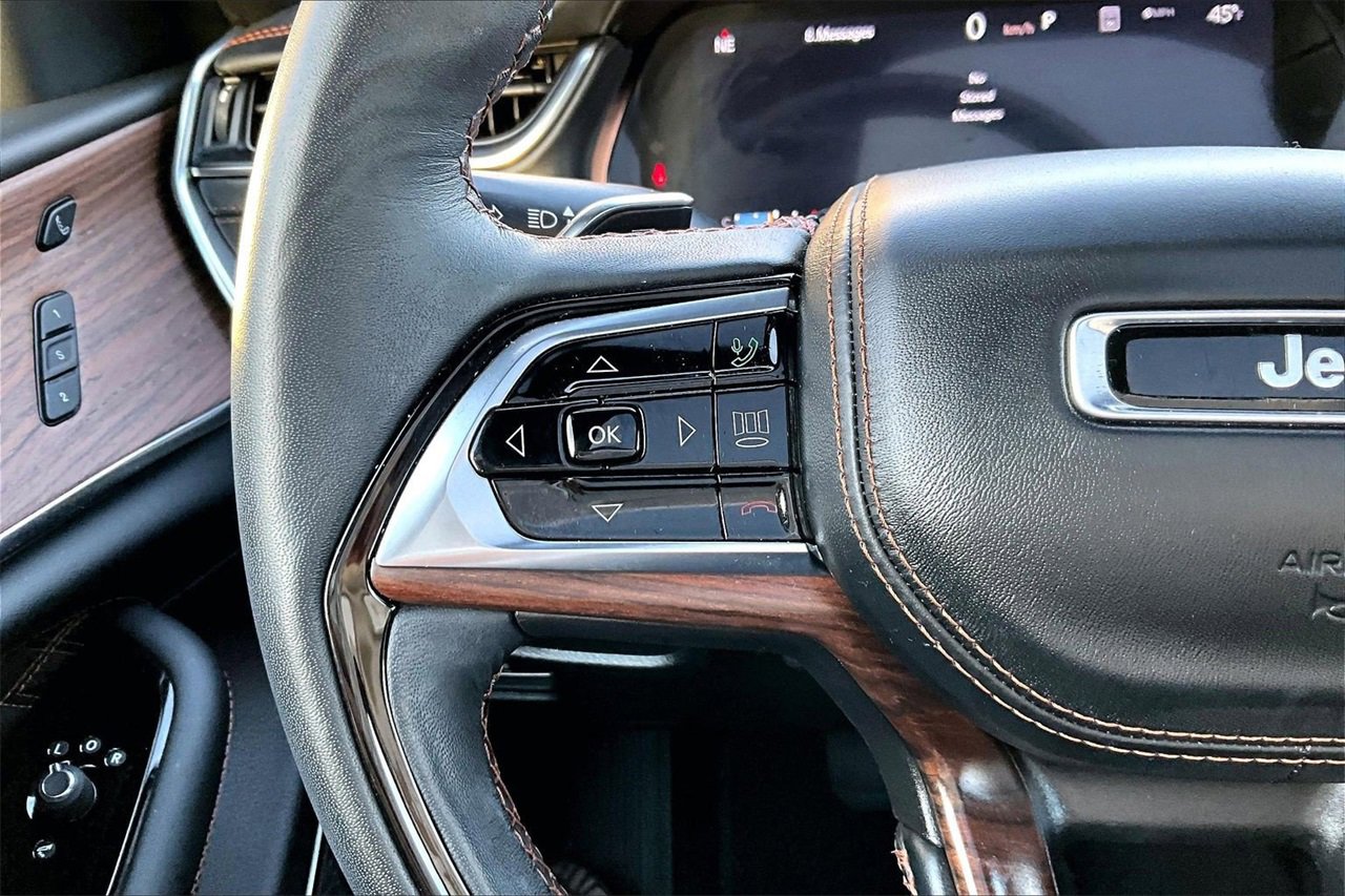 Certified 2025 Jeep Grand Cherokee Summit image 29