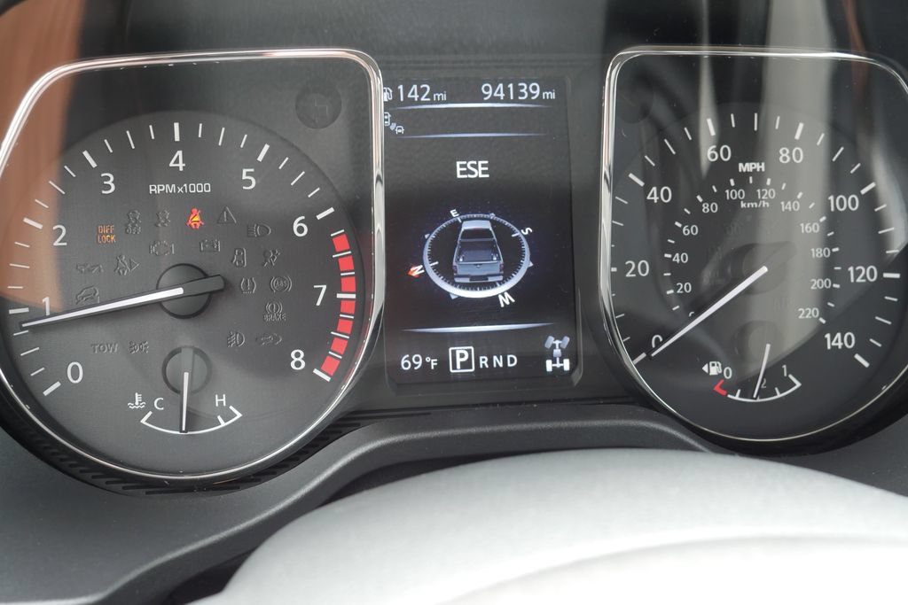 Used 2018 Nissan Titan PRO-4X AWD/4WD image 16