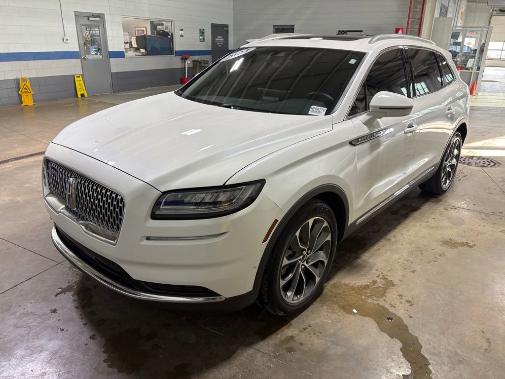 Used 2023 Lincoln Nautilus Reserve image 4
