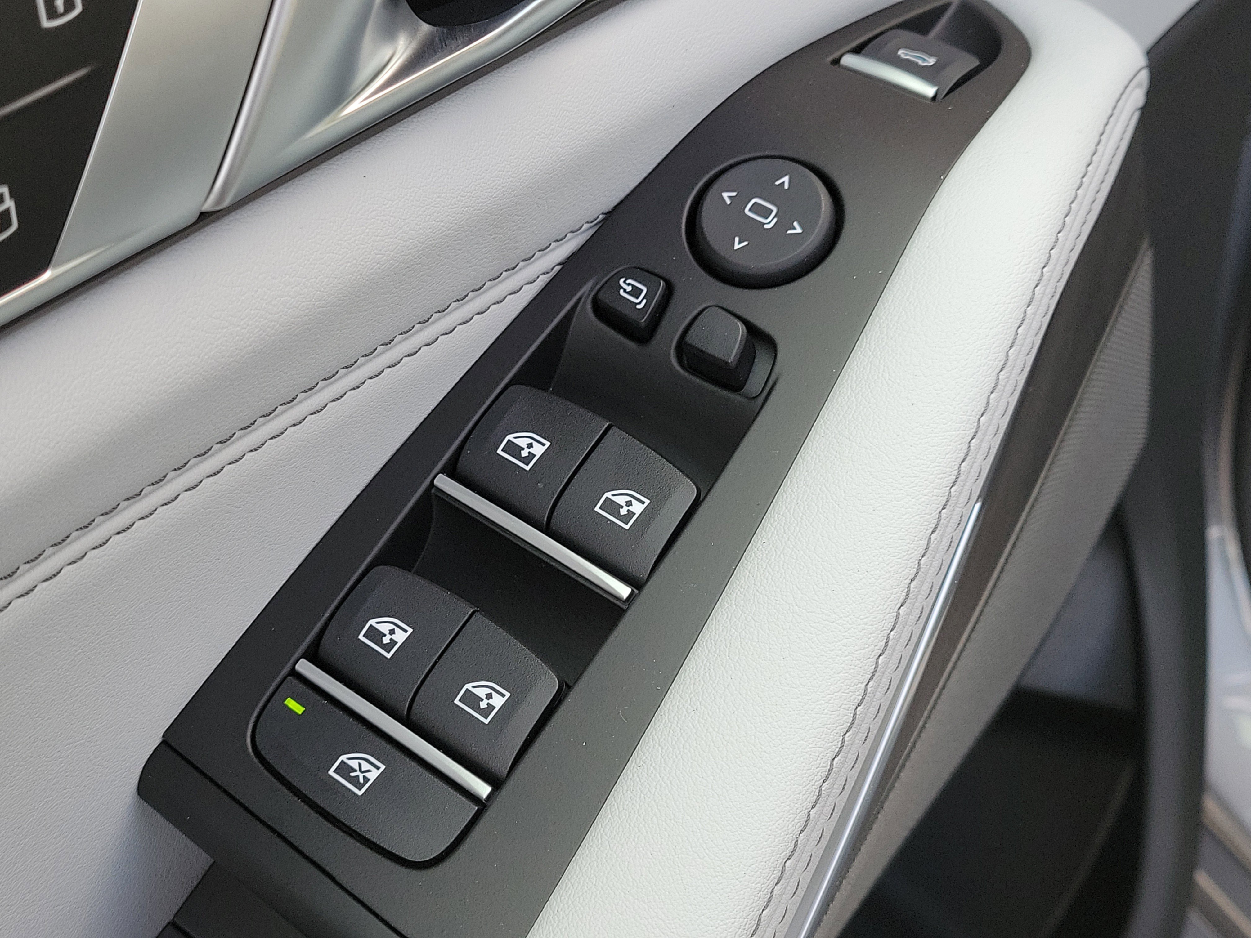New 2026 BMW X5 xDrive40i w/ M Sport Package image 16
