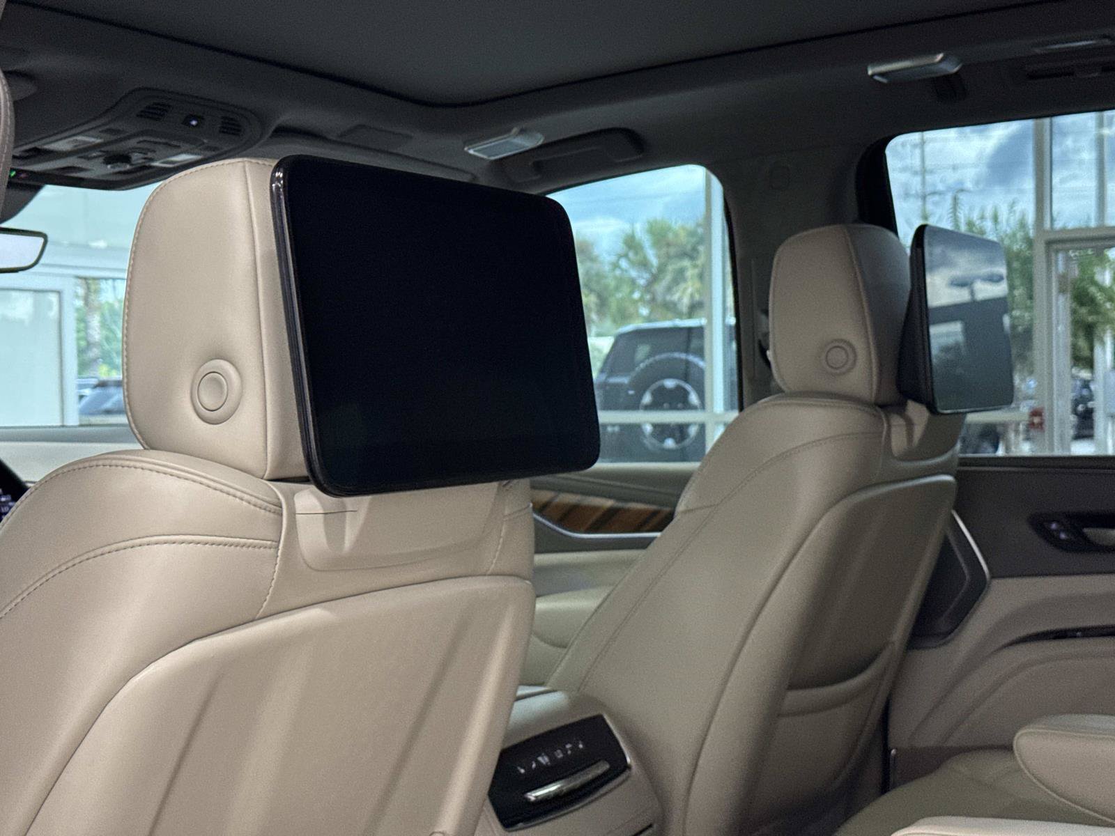 Used 2024 Cadillac Escalade Sport Platinum AWD/4WD image 7