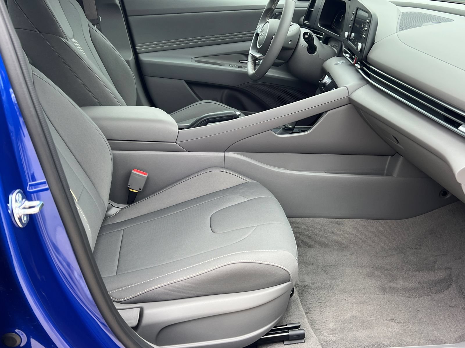 New 2026 Hyundai Elantra Sport FWD image 14