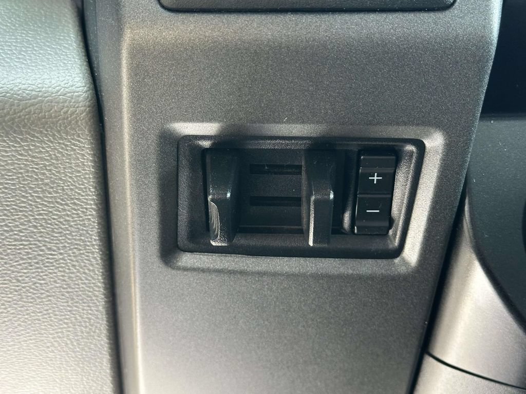 Used 2020 Ford F550 Luxury RWD image 21