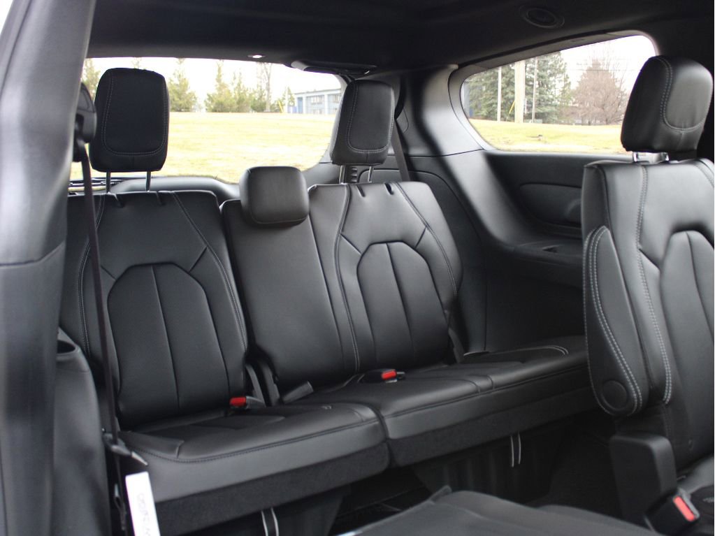 New 2026 Chrysler Pacifica Select image 30