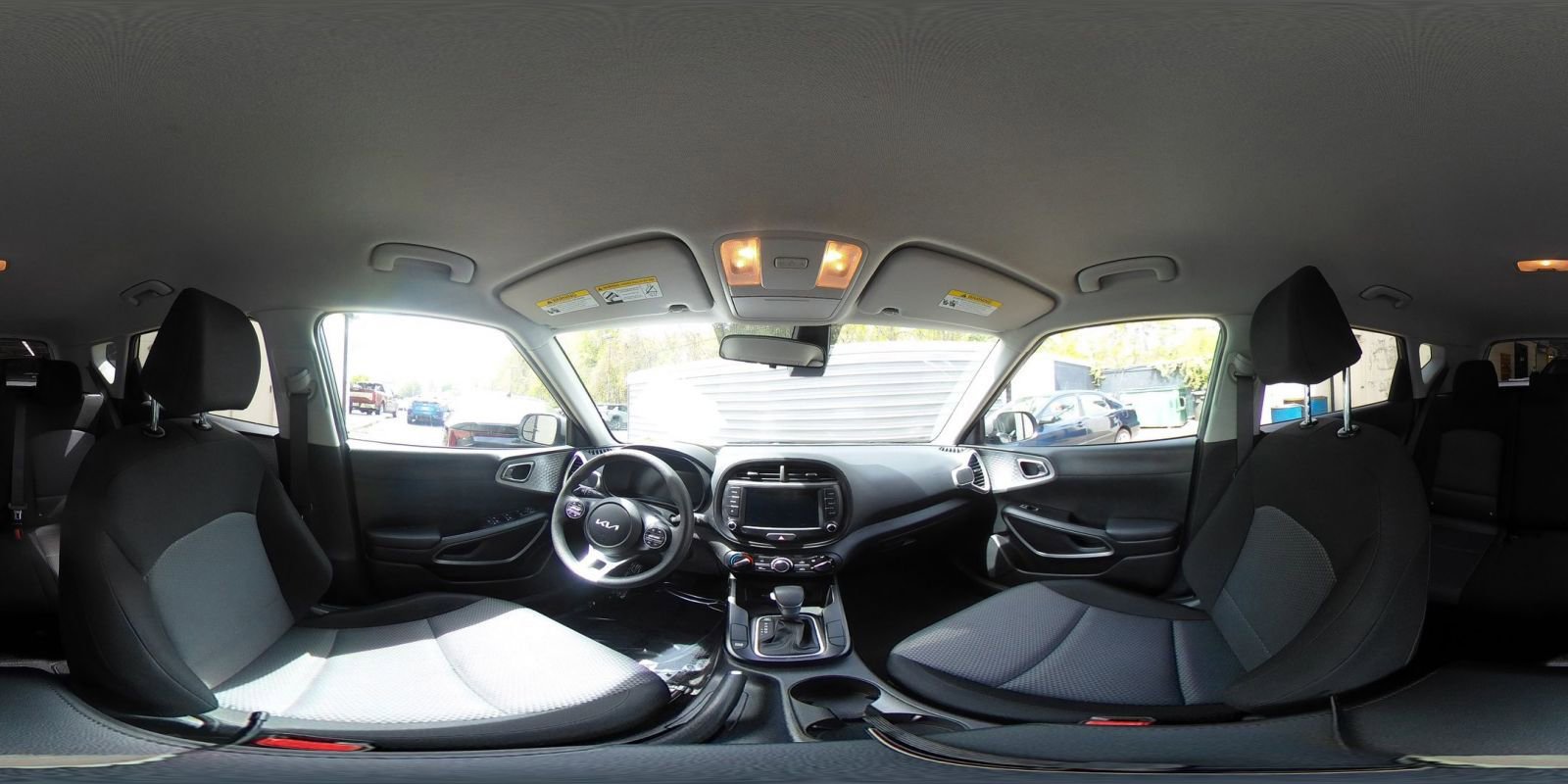 Used 2025 Kia Soul LX w/ LX Technology Package FWD image 37