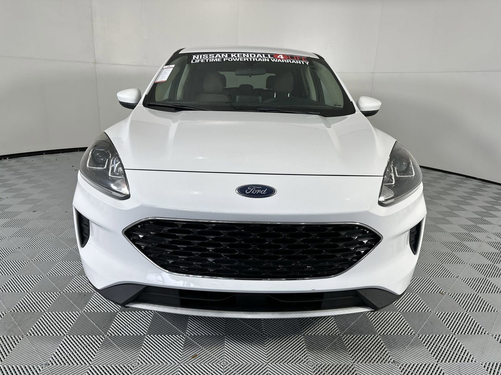 Used 2020 Ford Escape SE FWD image 3