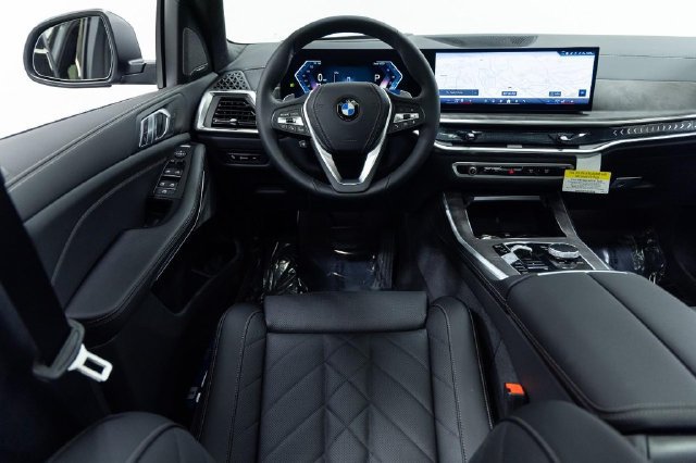 Certified 2026 BMW X5 xDrive40i w/ Premium Package AWD/4WD image 3