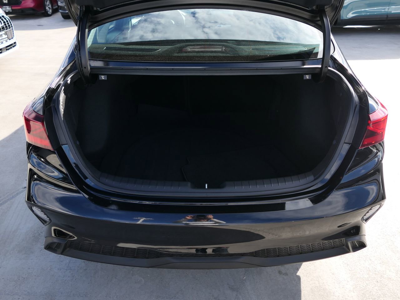 Used 2024 Kia Forte LXS w/ LXS Technology Package image 23